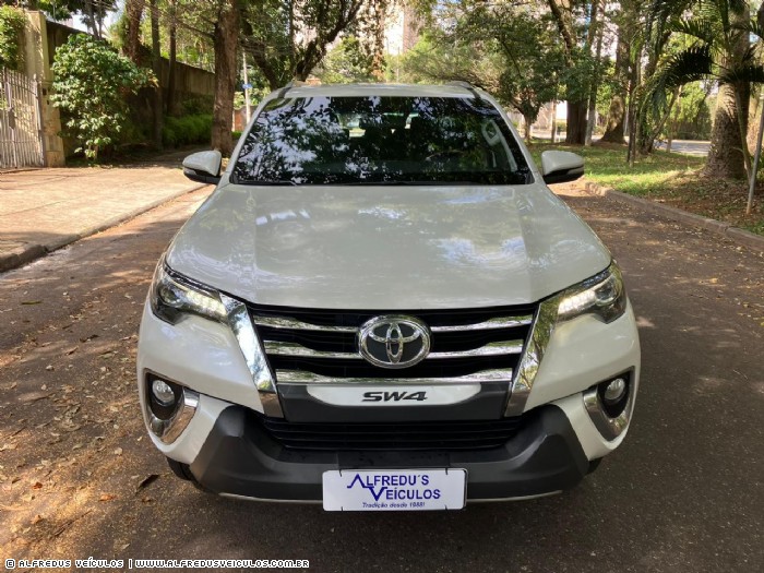 Toyota HILUX SW4 SRX 7 LUGARES 2016/2017